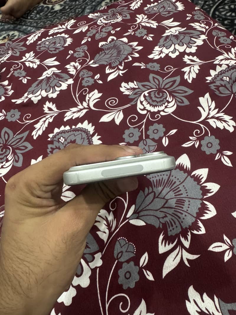 Apple iPhone 17 Pro Max 2