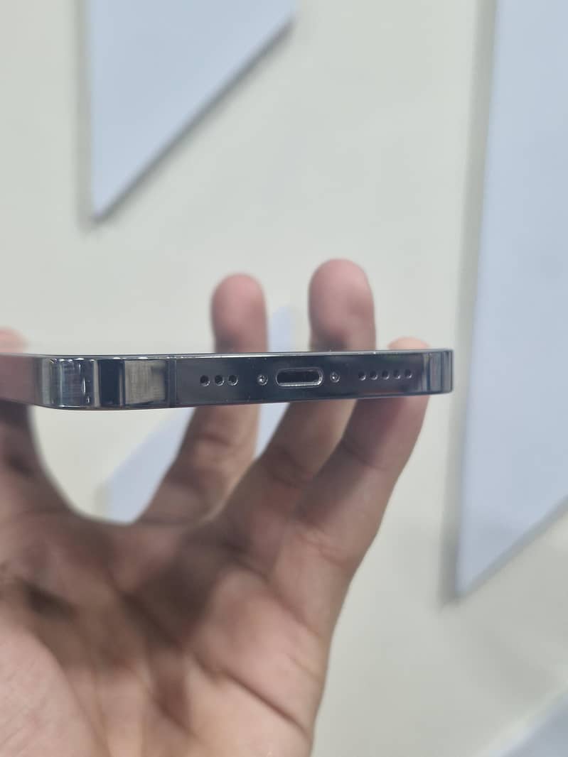 Apple iPhone 13 Pro 1