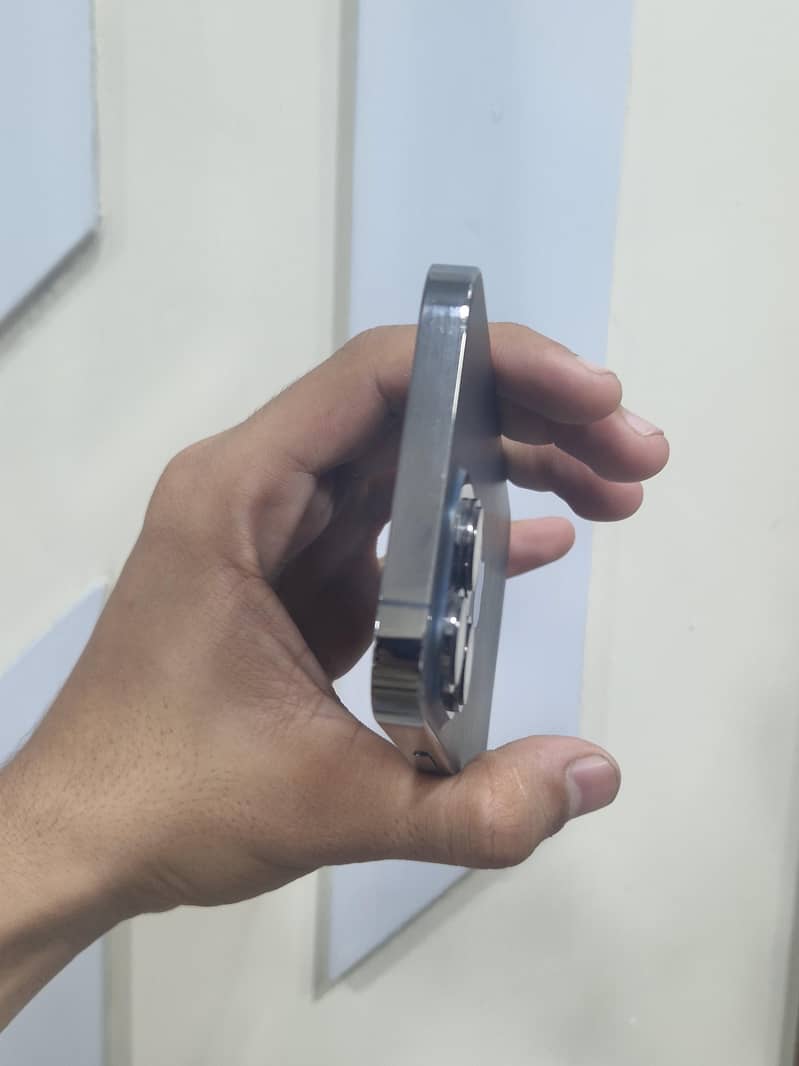 Apple iPhone 13 Pro 4