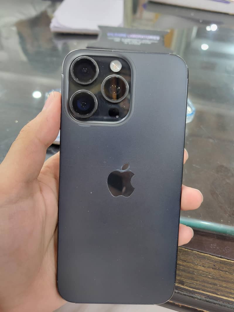 Apple iPhone 15 Pro Max 1