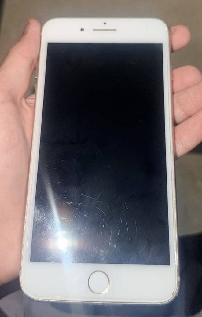 Apple iPhone 8 Plus 6