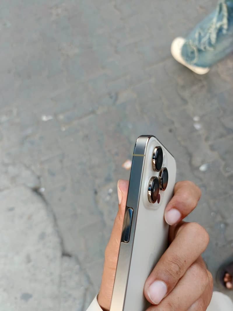 IPhone 14 Pro Max 3