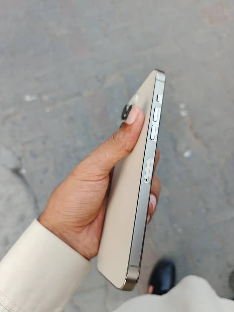IPhone 14 Pro Max 5