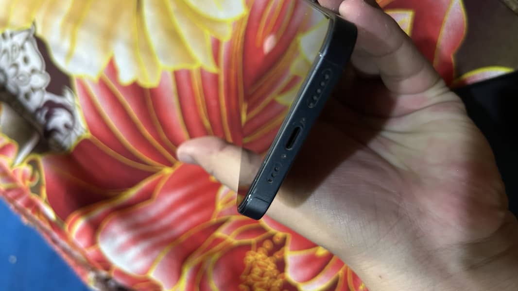 Apple iPhone 13 4