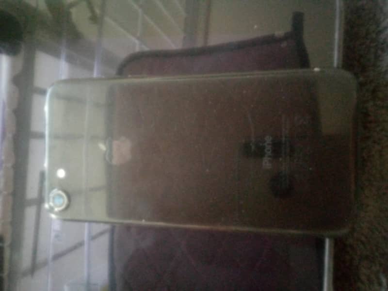 Apple iPhone 7 0