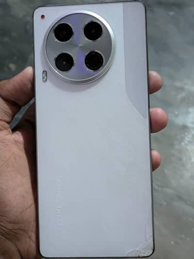 Tecno CAMON 30