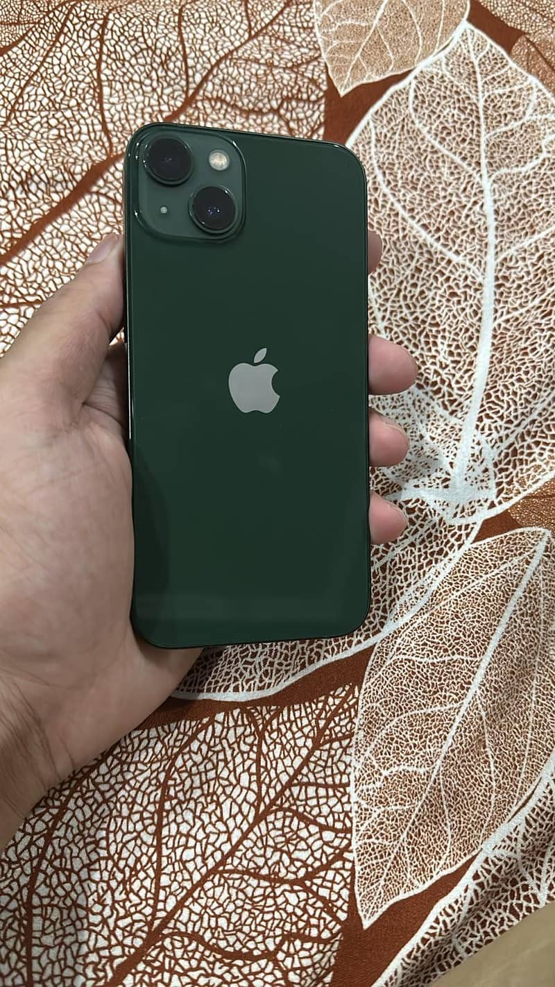 Apple iPhone 13 4