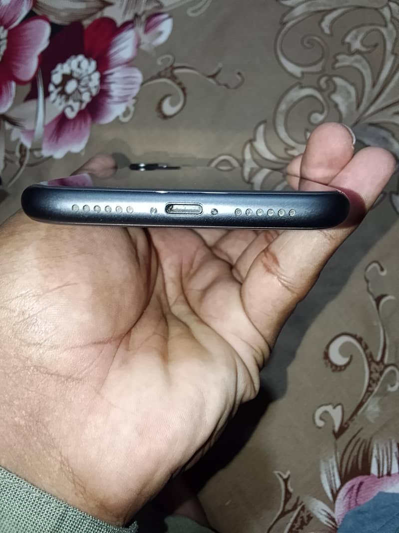 Apple iPhone 11 5