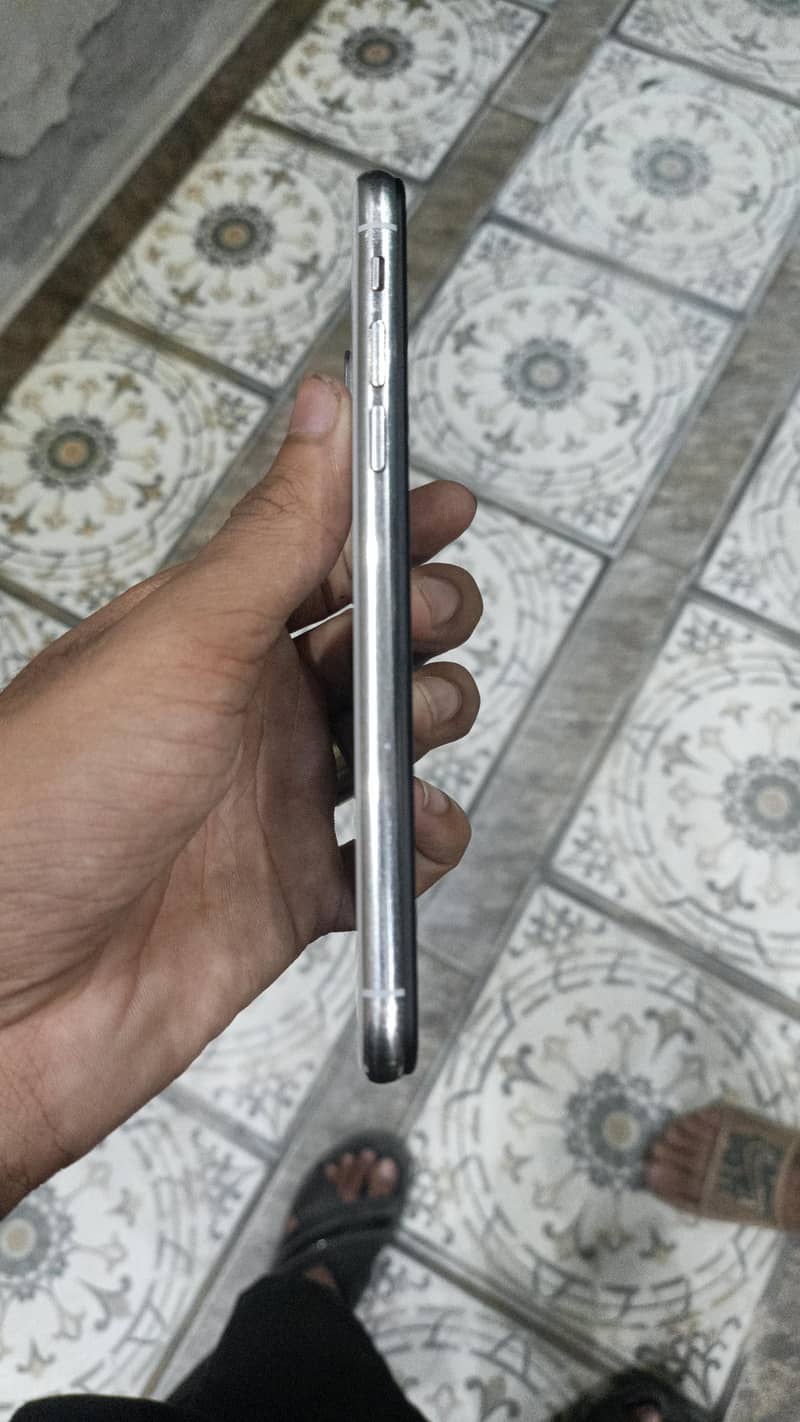 Apple iPhone X 1