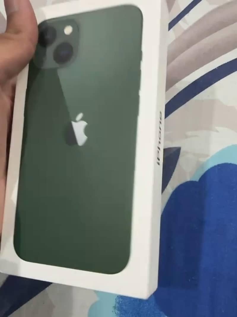 Apple iPhone 13 6