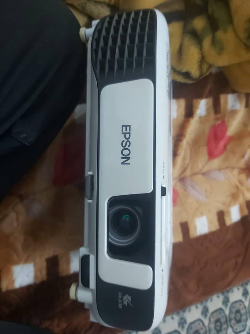 Epson EB-W41 0