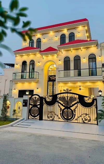 On Excellent Location House Of 10 Marla Available In Citi Housing Society