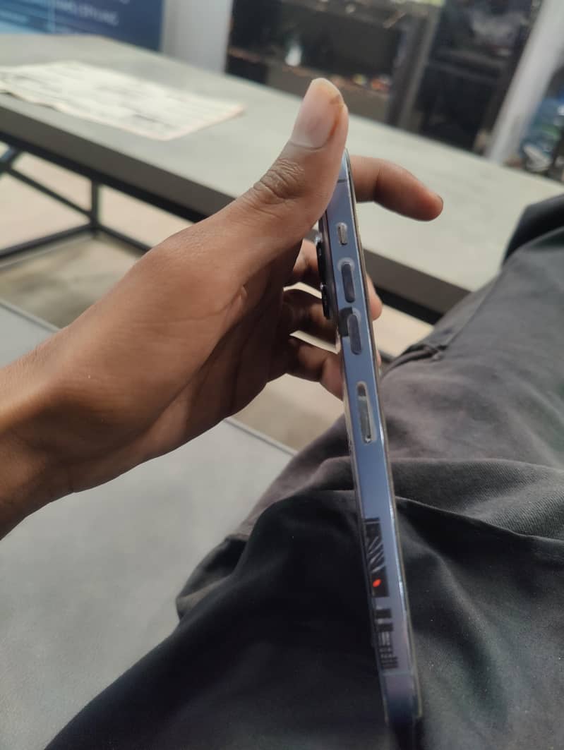 Apple iPhone 13 Pro Max 3