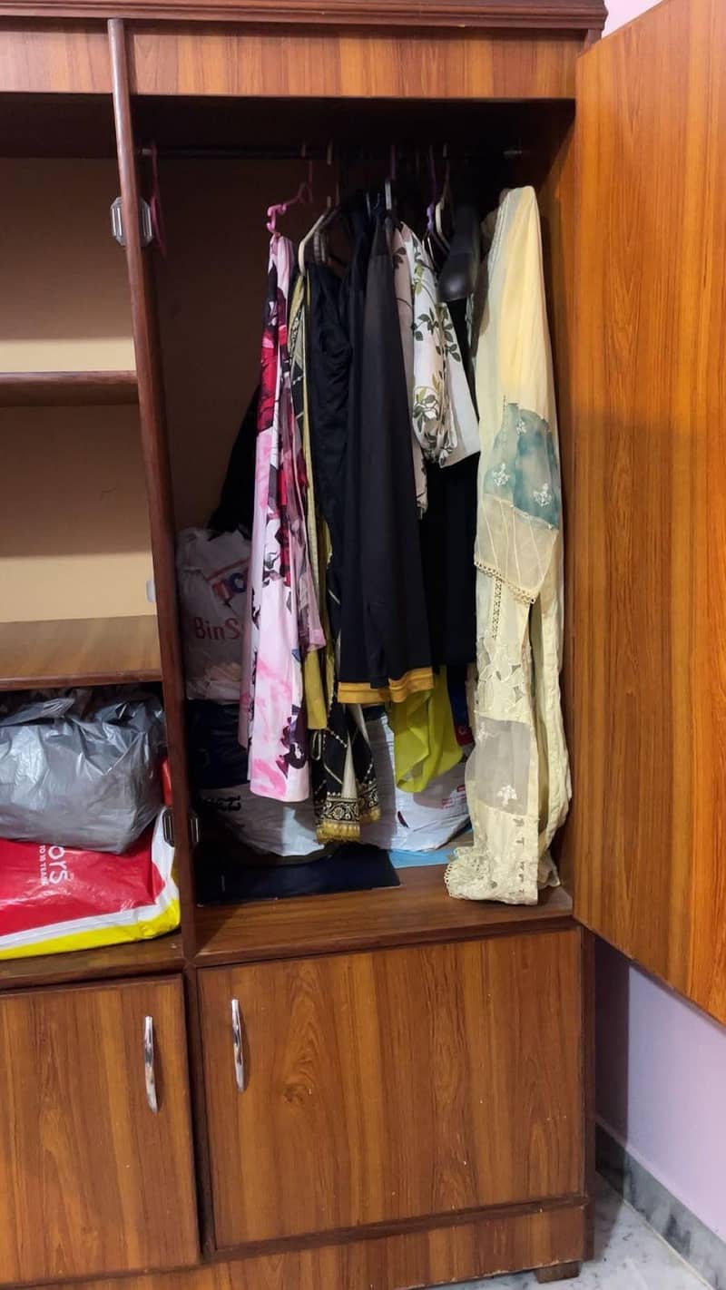 wardrobe new condition 1