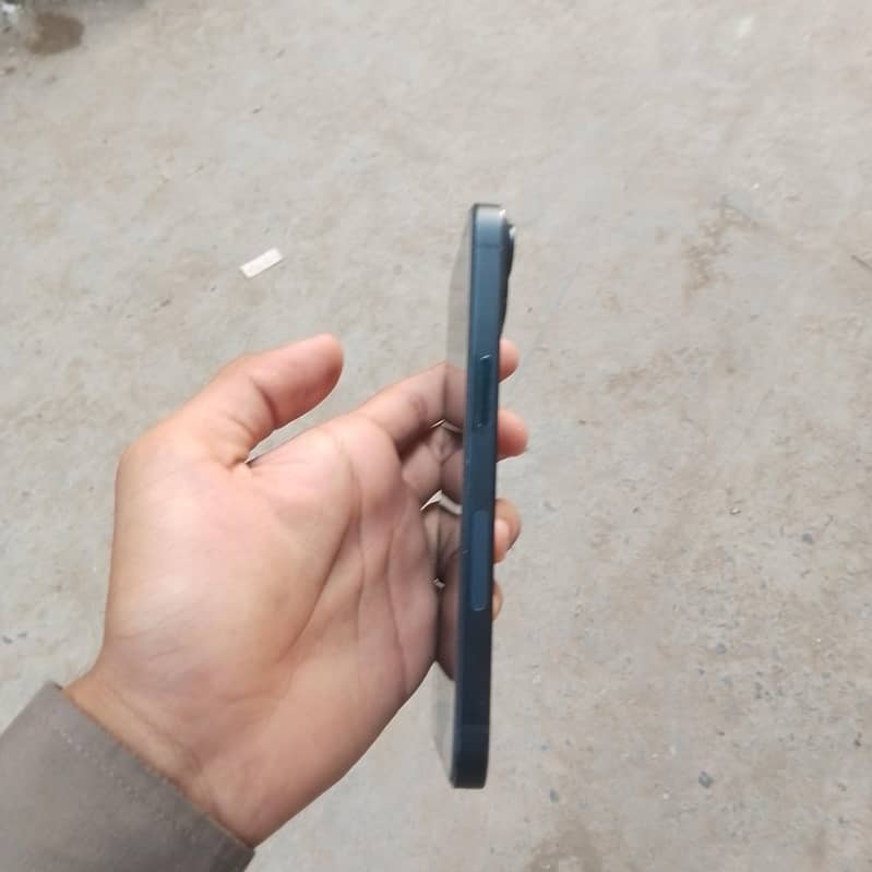 Apple iPhone 14 4