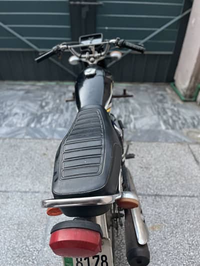 Honda CG 125 black colour