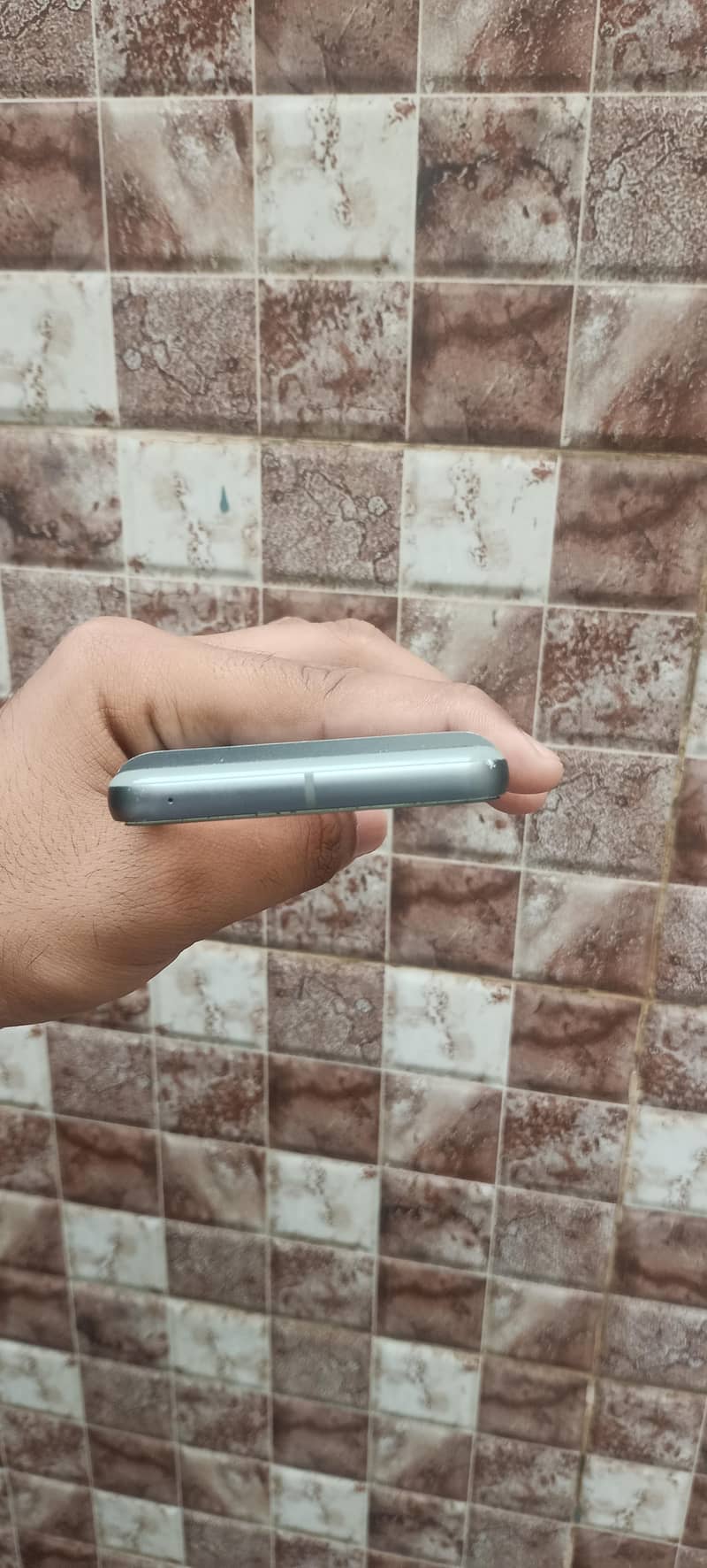 Google Pixel 8 4