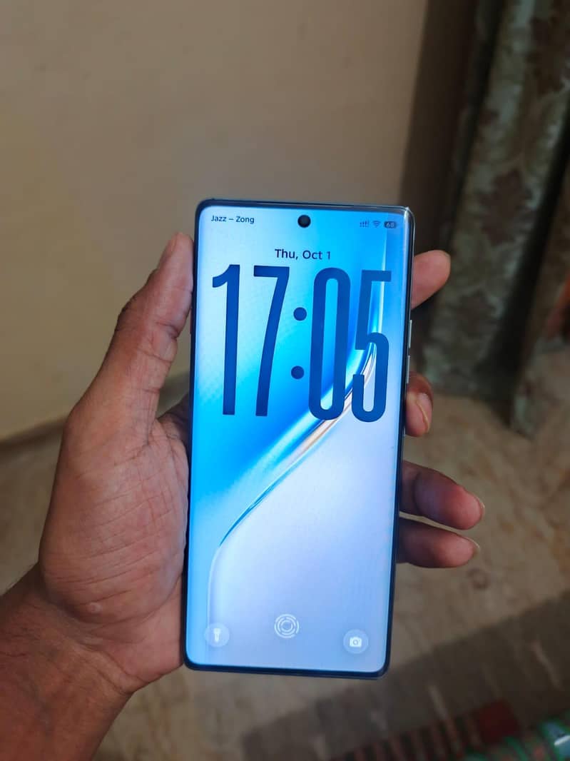 Tecno CAMON 40 Pro 1