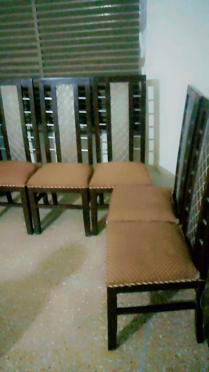 Dinning Table 6