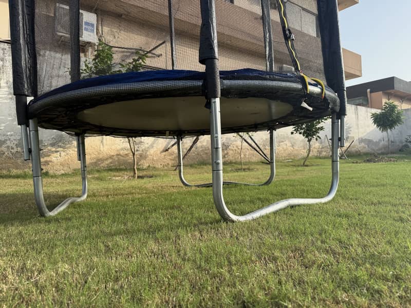 Trampoline 0