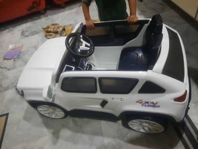 land cruser ha brand new bus 1 month use ki ha