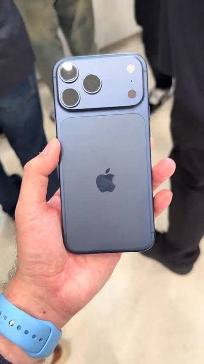 Apple iPhone 17 Pro Max 0