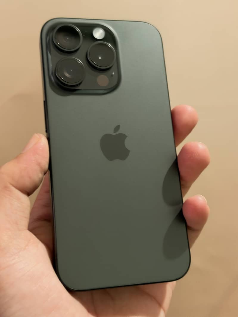 Apple 15 Pro 2