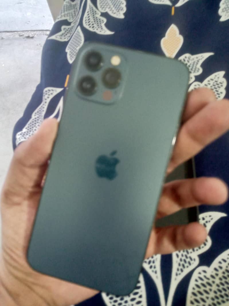 Apple iPhone 12 Pro 4