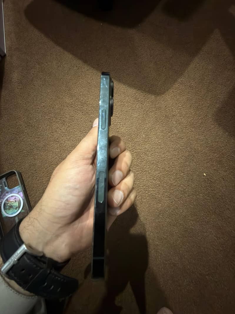 Apple iPhone 13 Pro Max 8