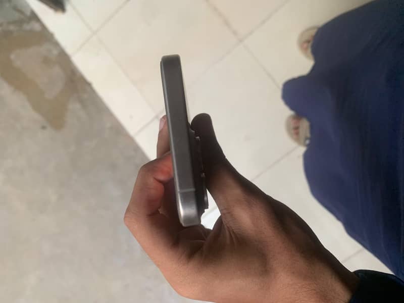 Apple iPhone 15 Pro Max 5