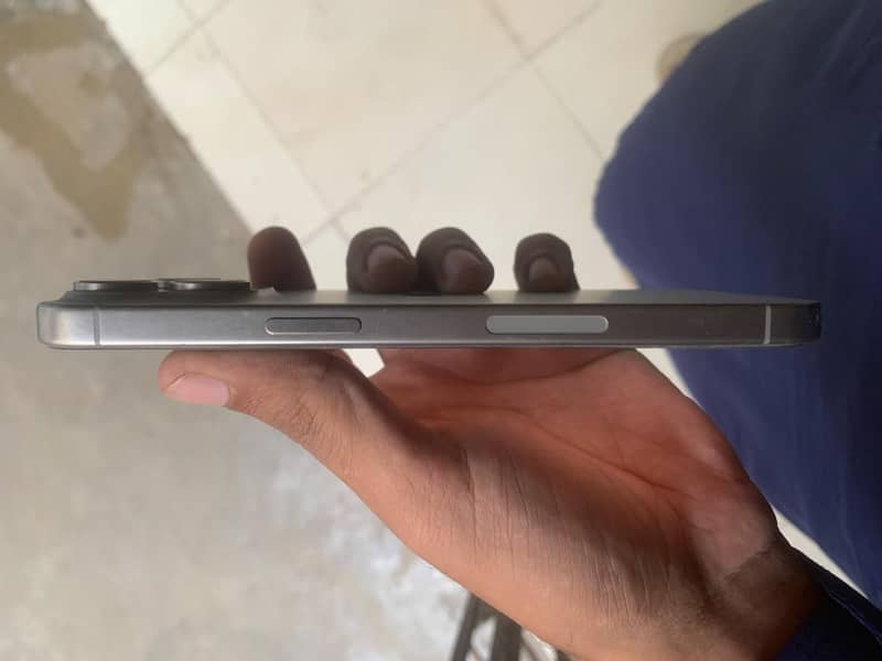Apple iPhone 15 Pro Max 7