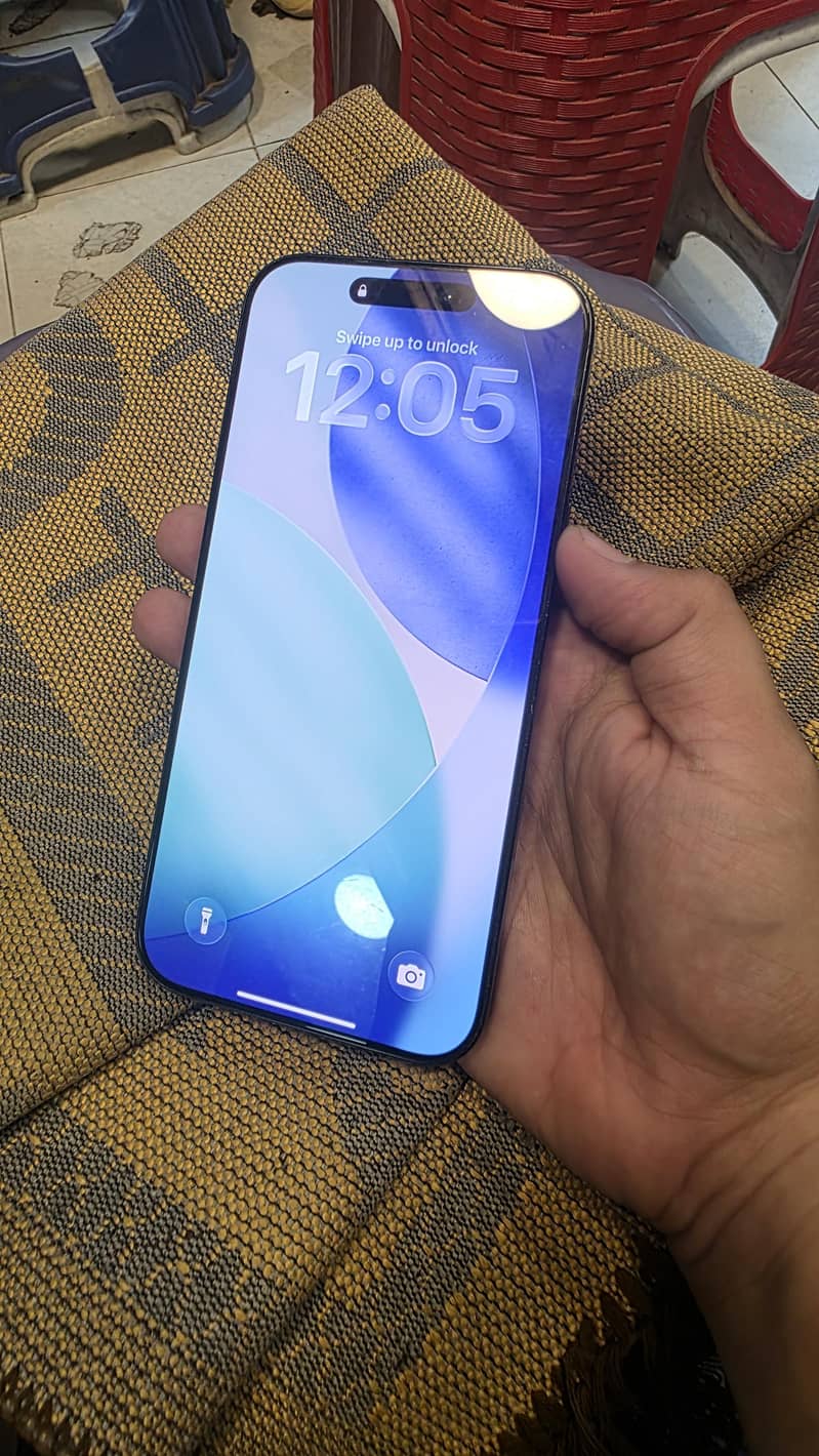 Apple iPhone 16 Pro Max 1