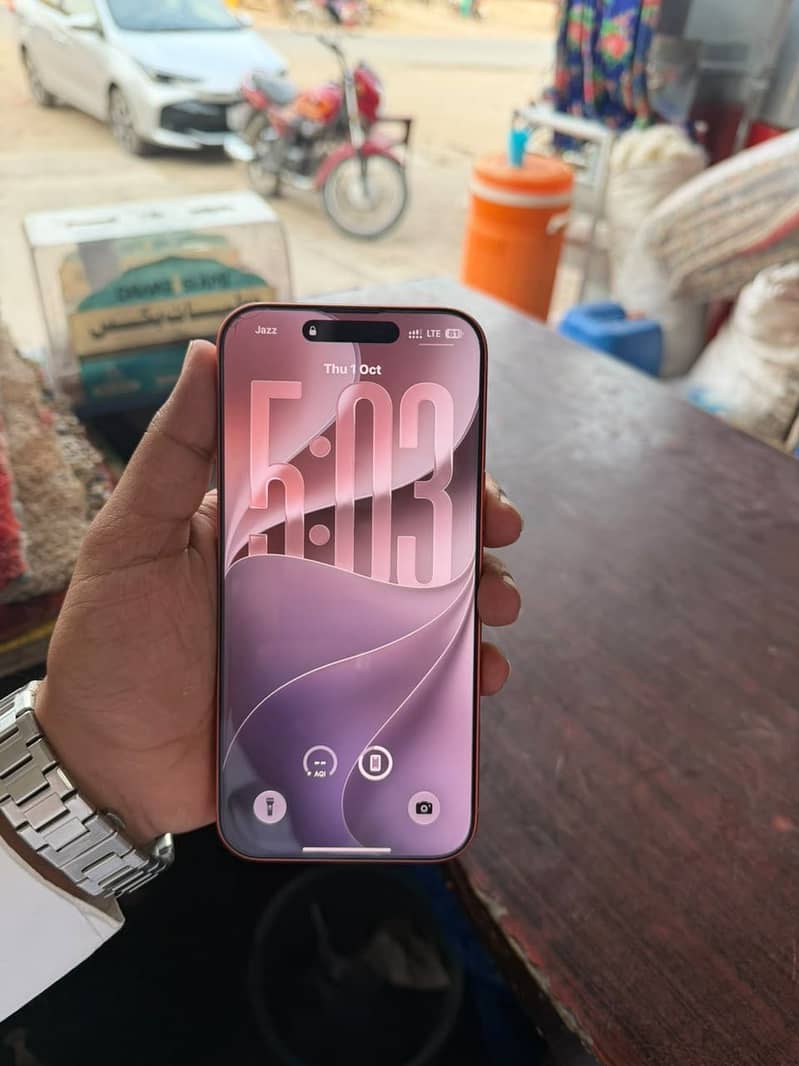 Apple iPhone 17 Pro Max 1