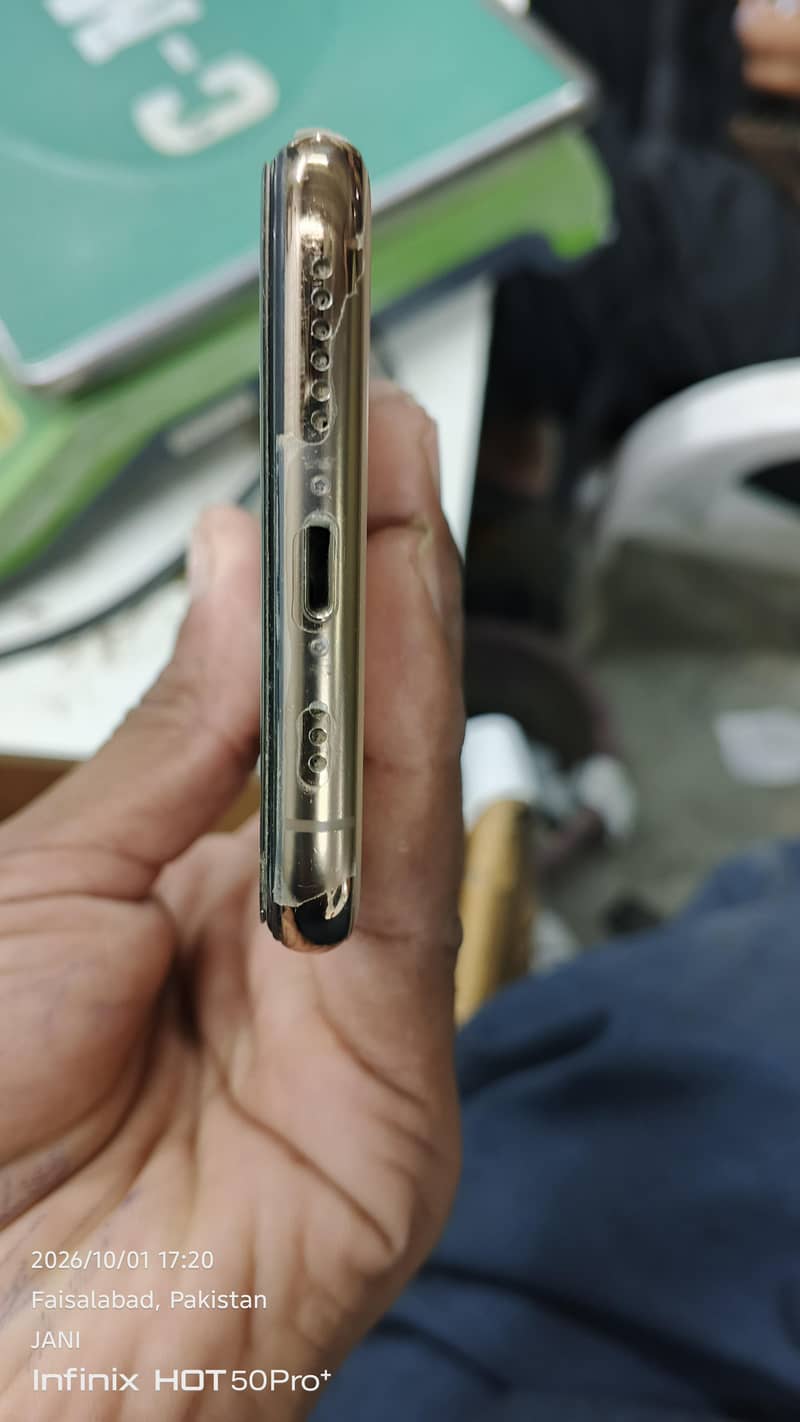 Apple iPhone XS 1