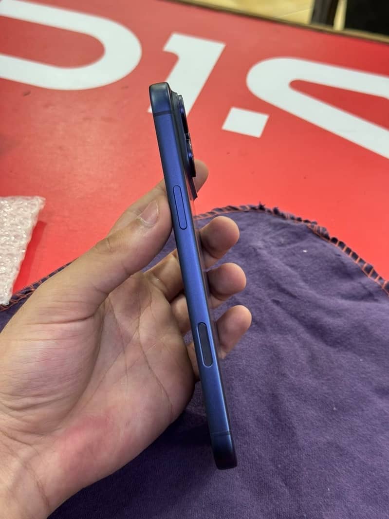 Apple iPhone 17 Pro Max 2
