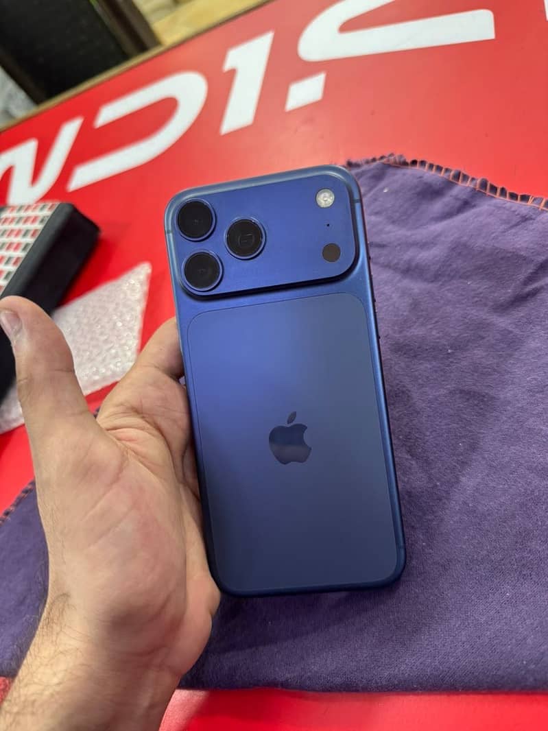 Apple iPhone 17 Pro Max 3