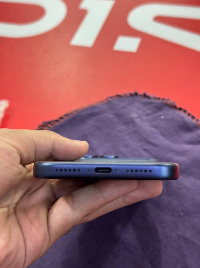 Apple iPhone 17 Pro Max 4