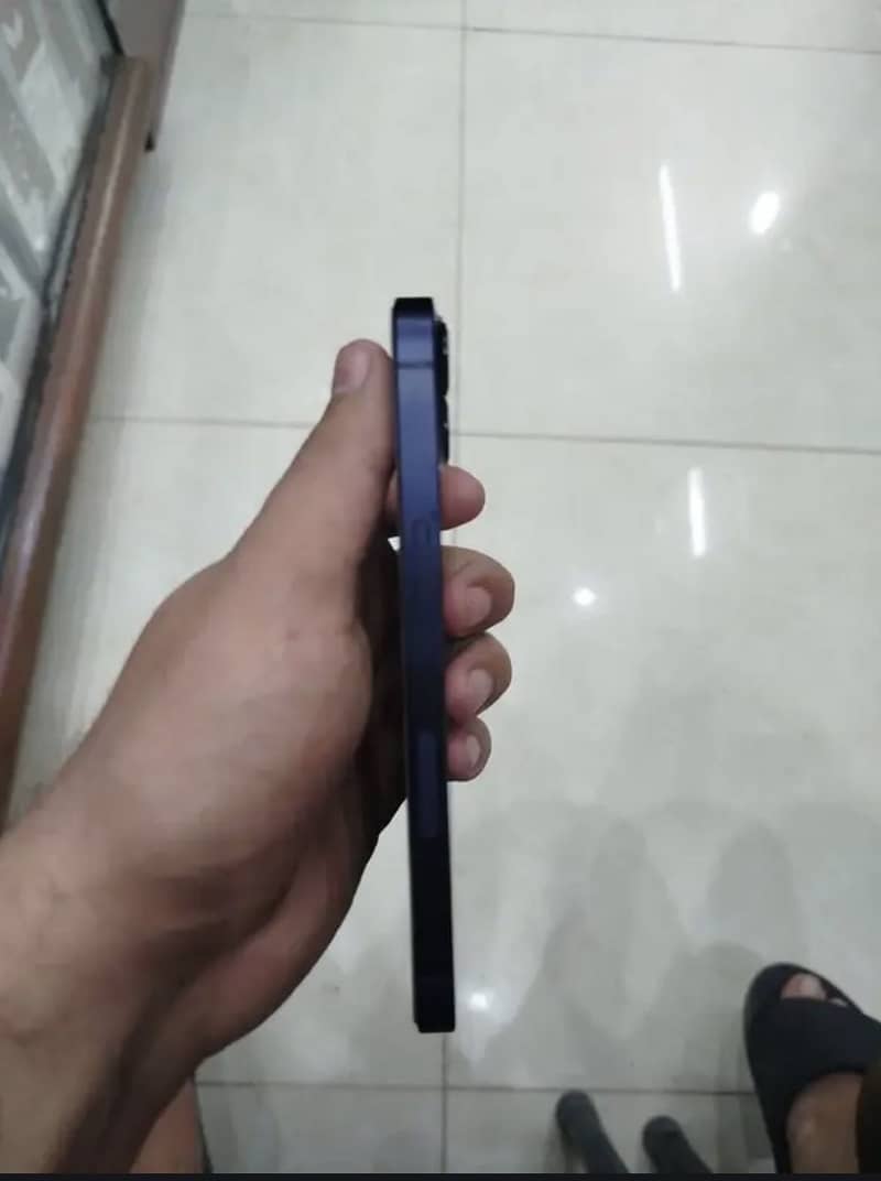 Apple iPhone 13 6