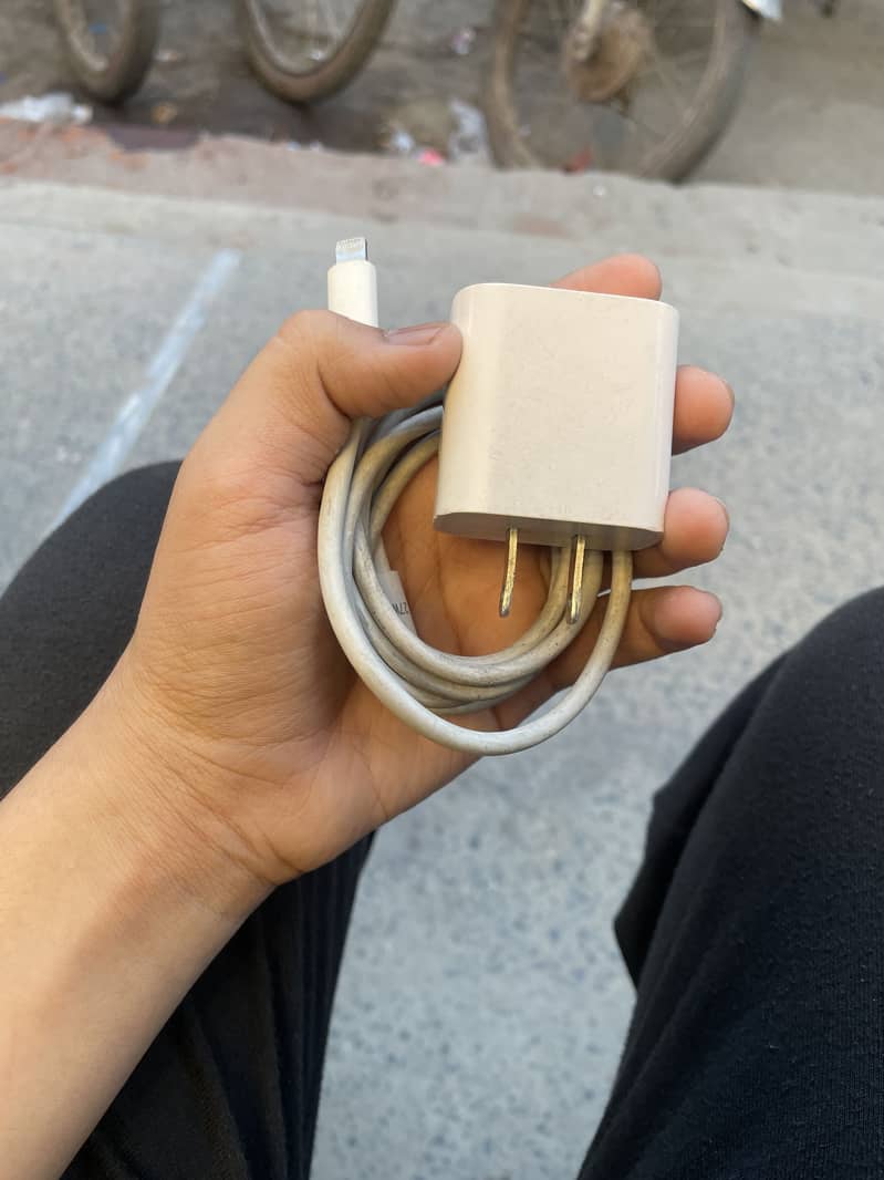 Iphone charger 0