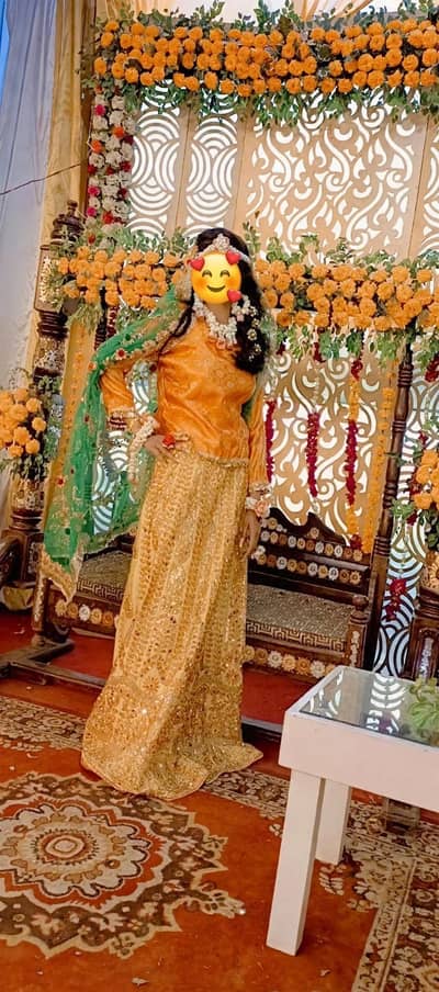 orange mehalndi dress for sale only 2 hours used like new Rawalpindi