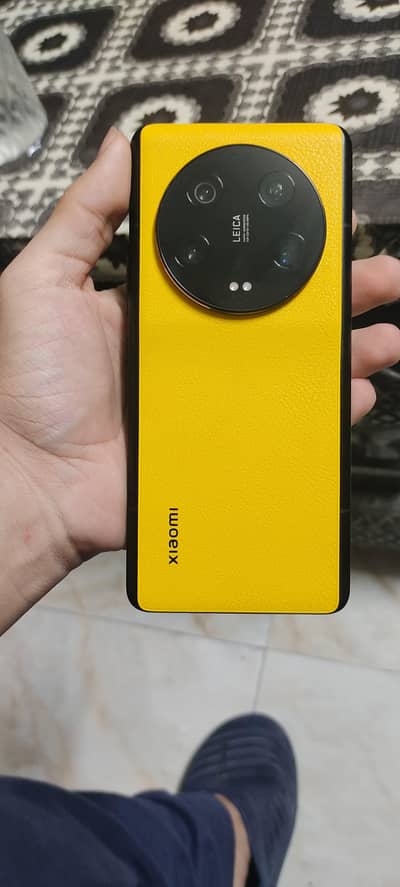 Xiaomi 13 Ultra Special Yellow Edition - 512GB (Mint Condition)