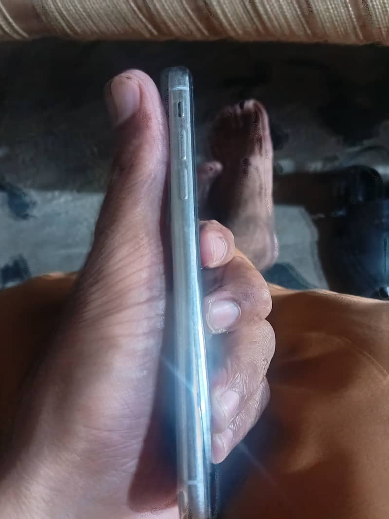 Apple iPhone X 3