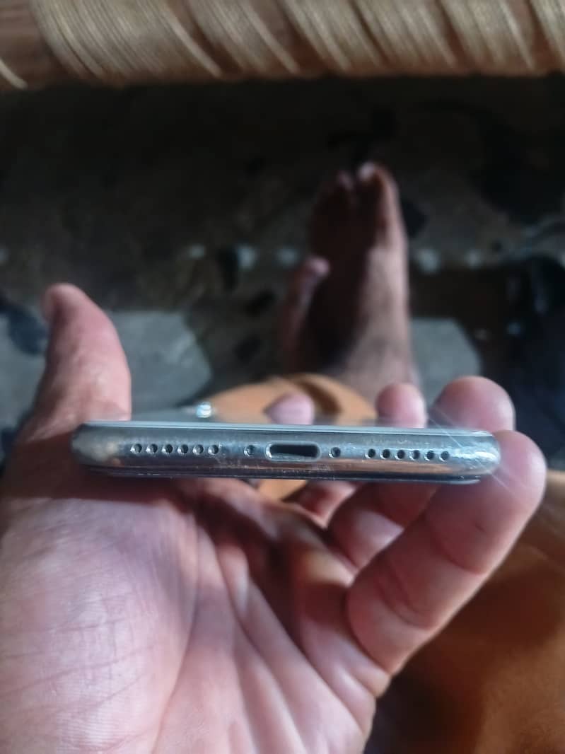 Apple iPhone X 5