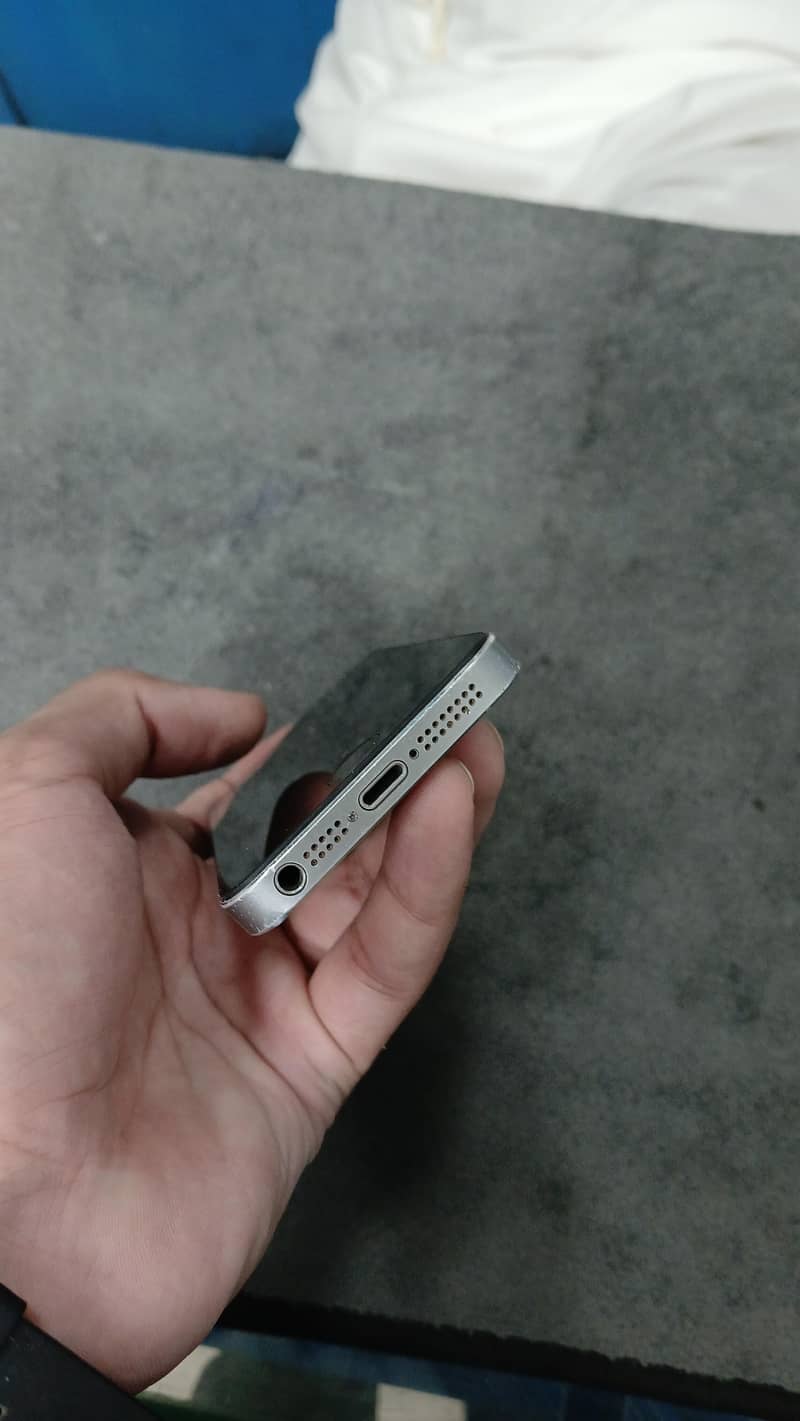 Apple iPhone 5s 3