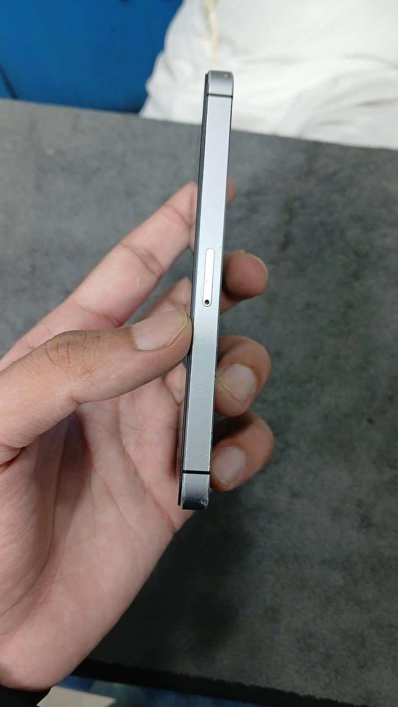 Apple iPhone 5s 4