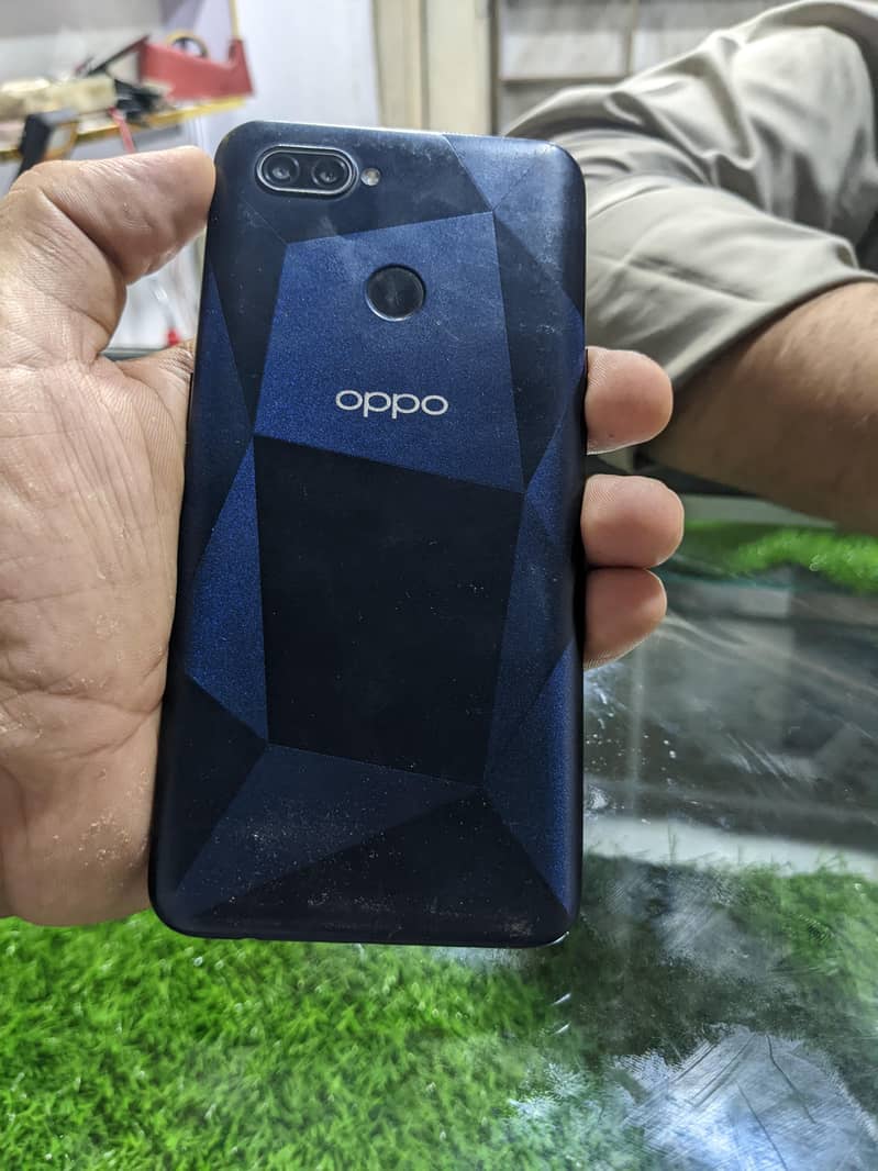 OPPO A7 0