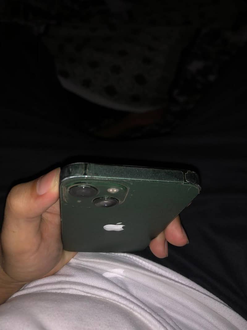Apple iPhone 13 1