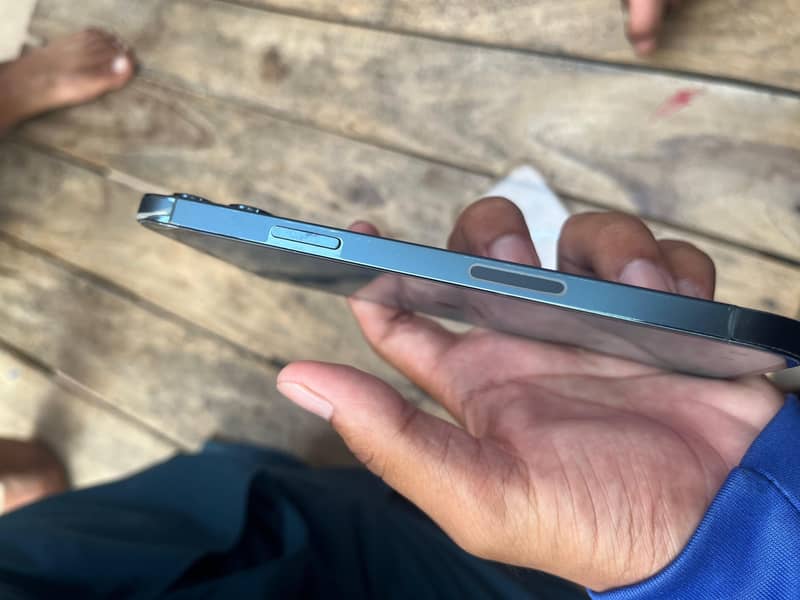 Apple iPhone 12 Pro Max 1