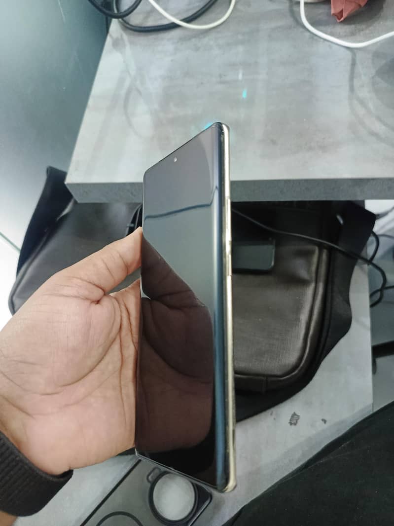 Tecno Spark 20 Pro Plus 6