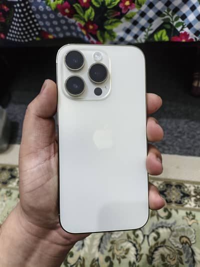 iPhone 14 Pro jv